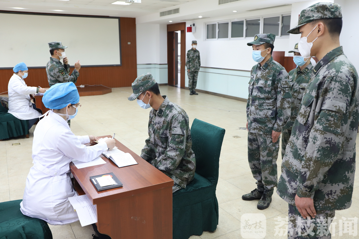 「」想开军车没那么简单 汽车学兵选拔开始了