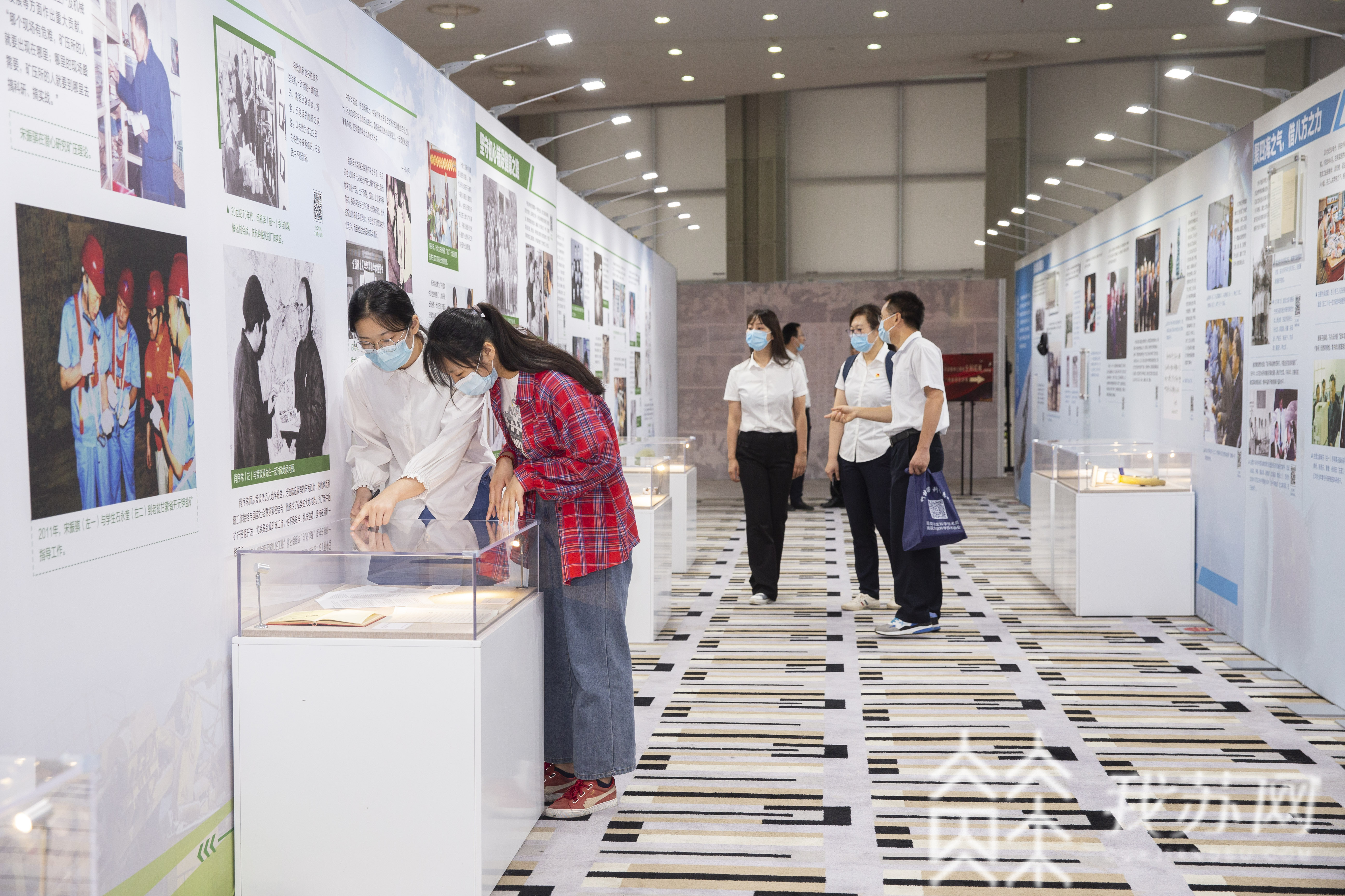 @邀您近距离感受科学大师精神！ “科学家精神主题展全国巡展南京站”