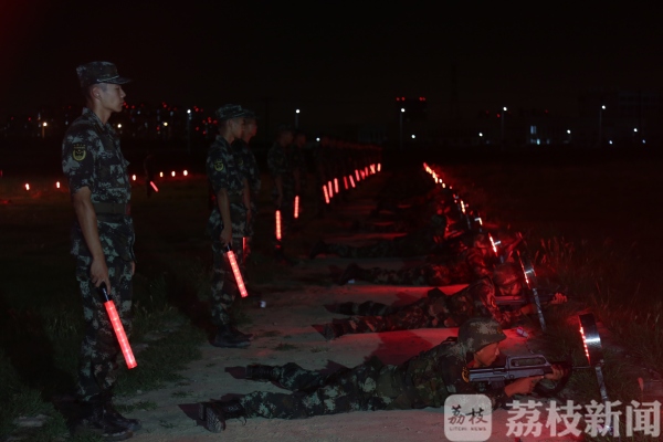 荔枝军事：霸气十足！千余名官兵比武场上一较高下