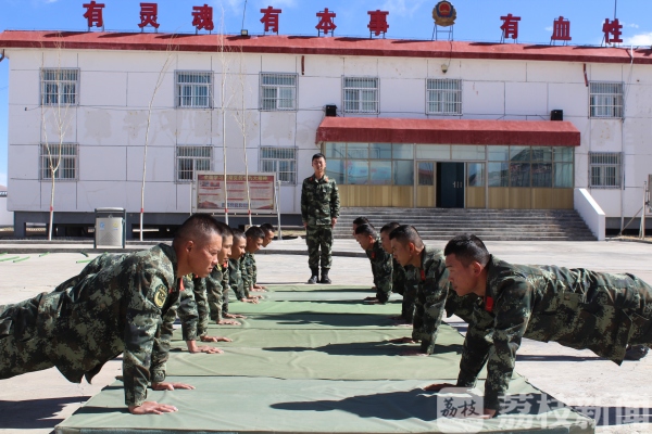 荔枝军事：在海拔4500米上的军事训练