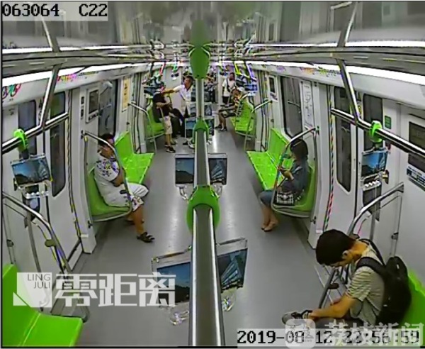 醉酒男子大闹地铁站致地铁停运159秒 警方：已被逮捕