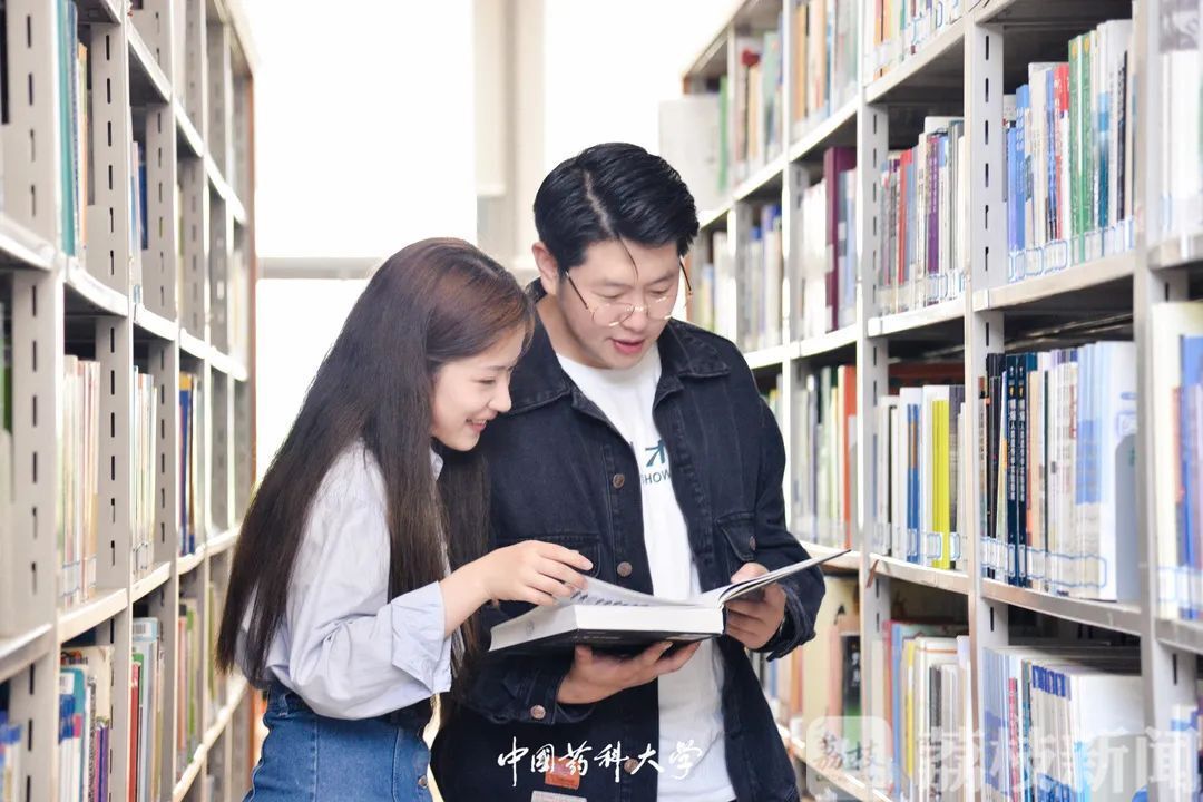 「」这对药大学霸情侣太让人“柠檬”啦！ 从本科生直接录取为世界名校全奖博士