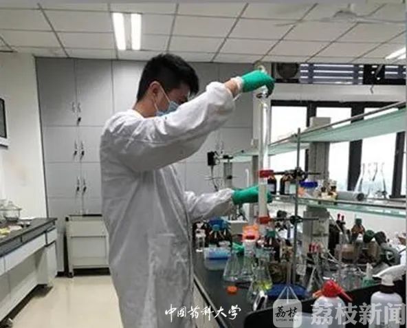 「」这对药大学霸情侣太让人“柠檬”啦！ 从本科生直接录取为世界名校全奖博士