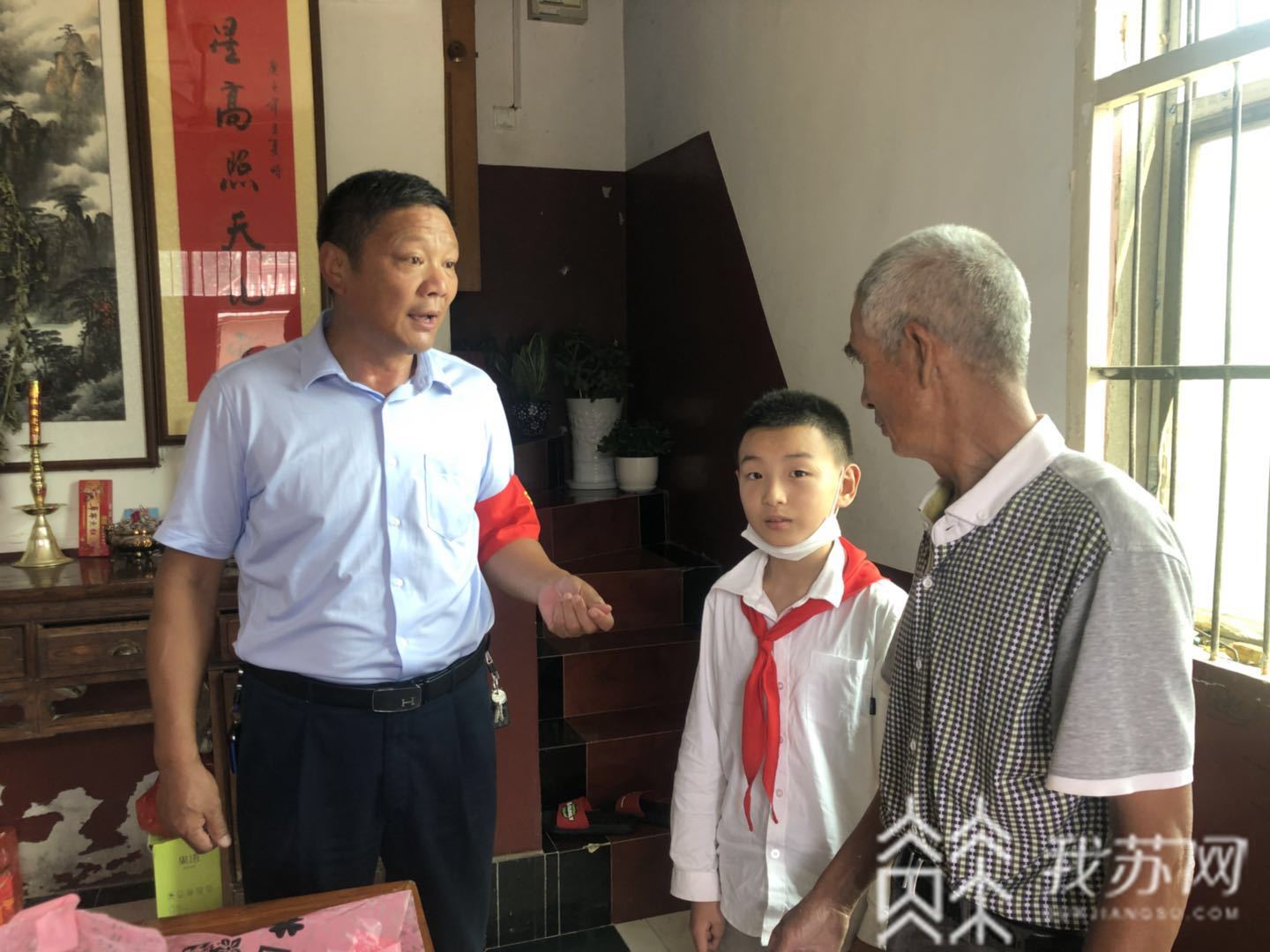 ■舞台变身“池塘”！这所小学上演“教科书式”溺水救援