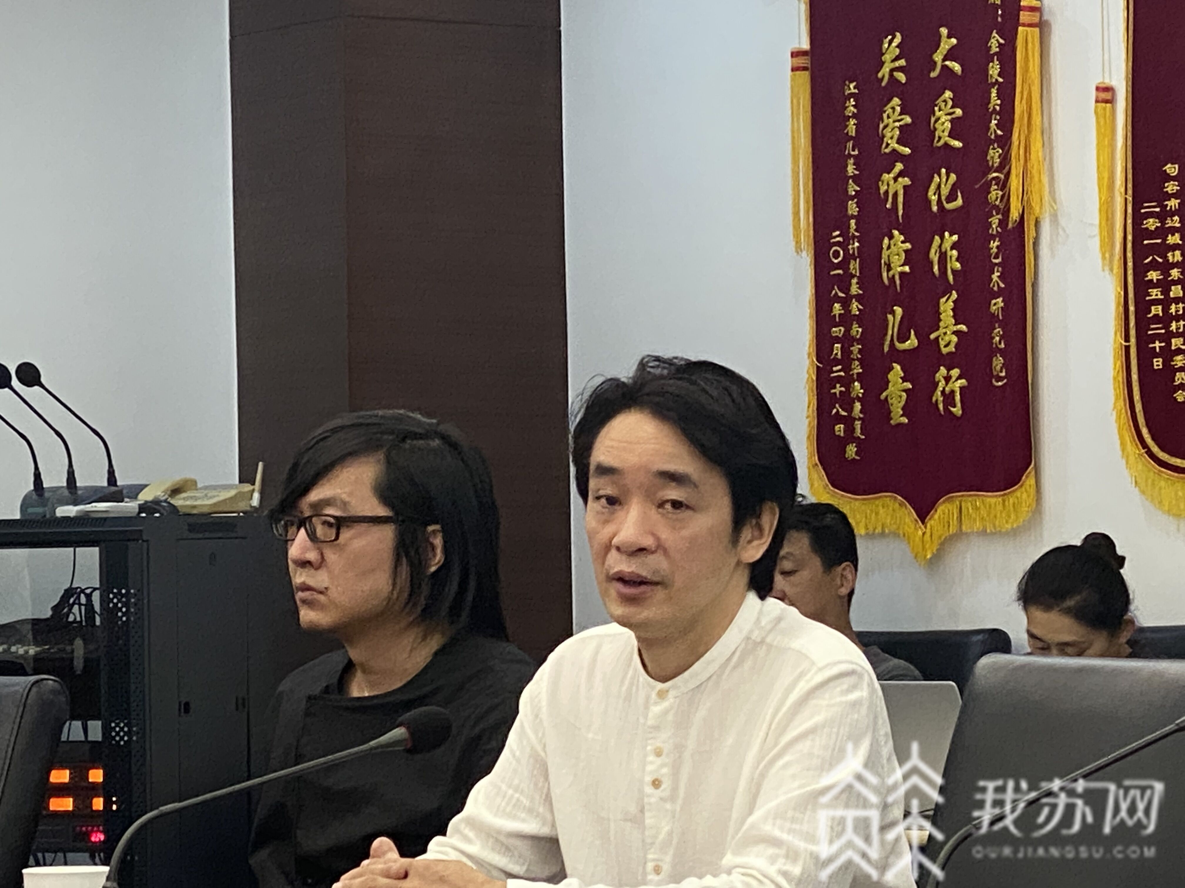 武汉■封城后他蹲守医院一个月，用影像呈现“武汉日记”！