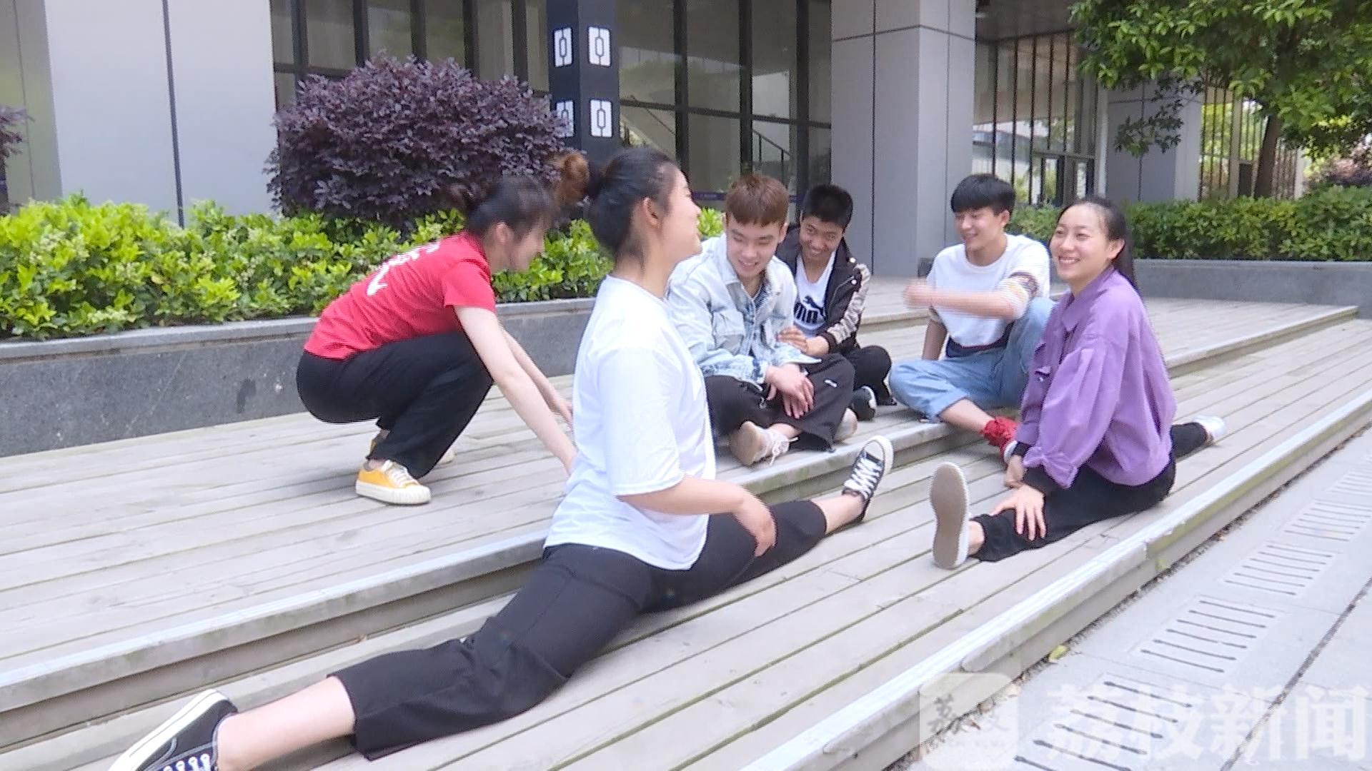 人民日报■上了《人民日报》的这朵“后浪”，是不是你们要的那个“少年”？