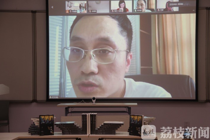 沉浮■众多文学大咖“云上课”，扬大一女毕业生的“最后一课”好特别