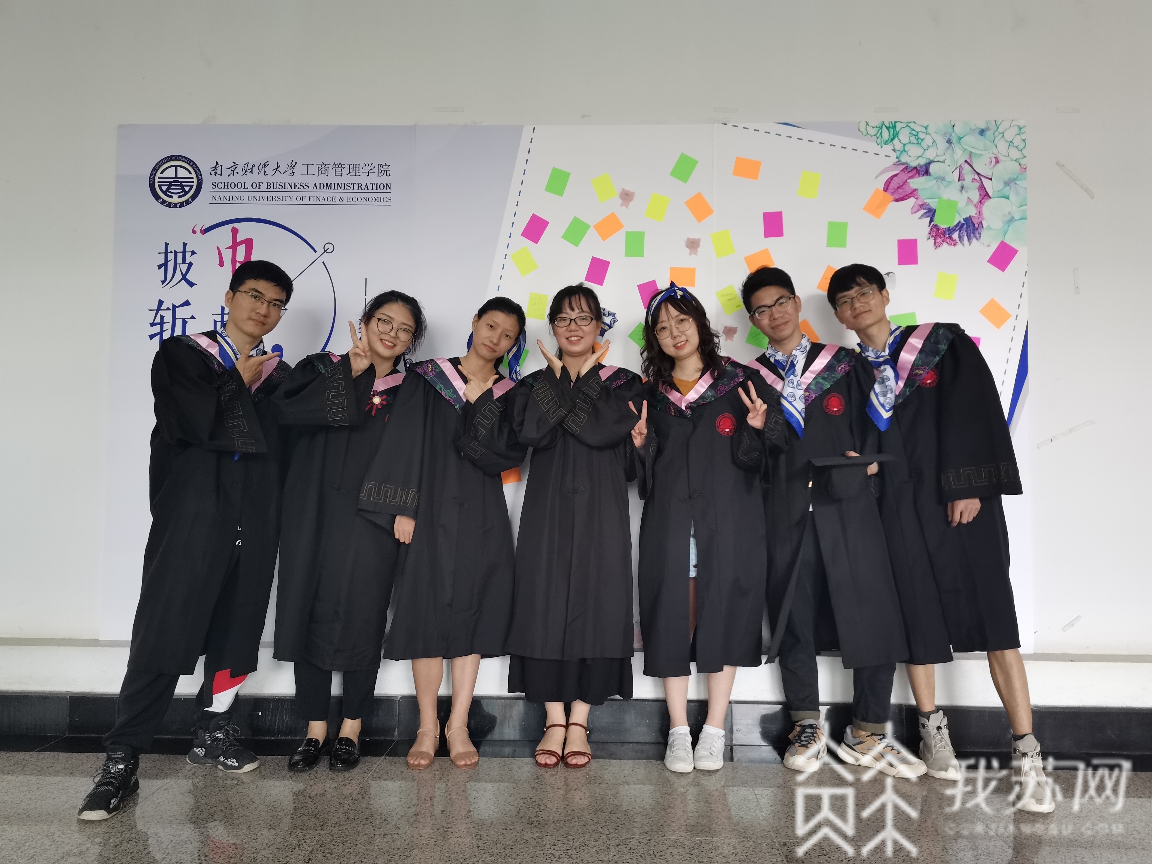 后浪■戴起来真好看！南财大“后浪”披“巾”斩棘，奔赴未来