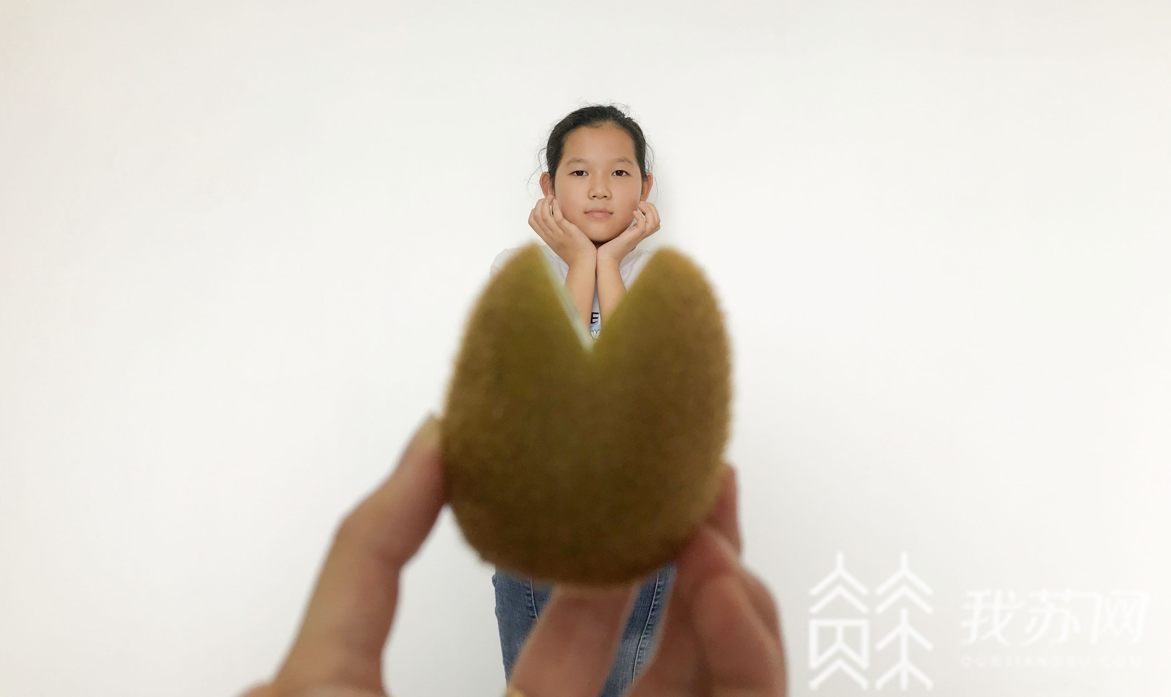 水果■甜蜜蜜的爱！这群大学生为留守儿童拍了一组水果写真