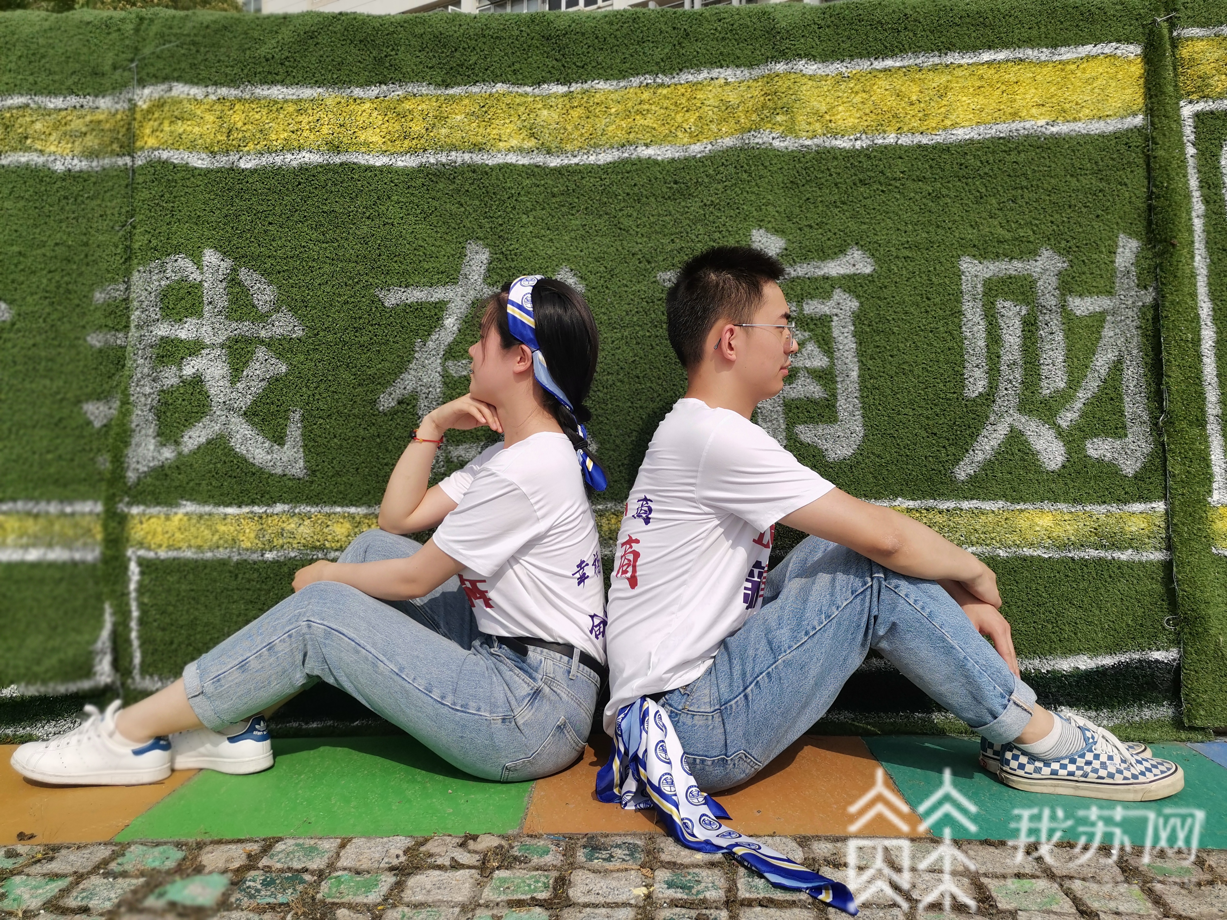 后浪■戴起来真好看！南财大“后浪”披“巾”斩棘，奔赴未来