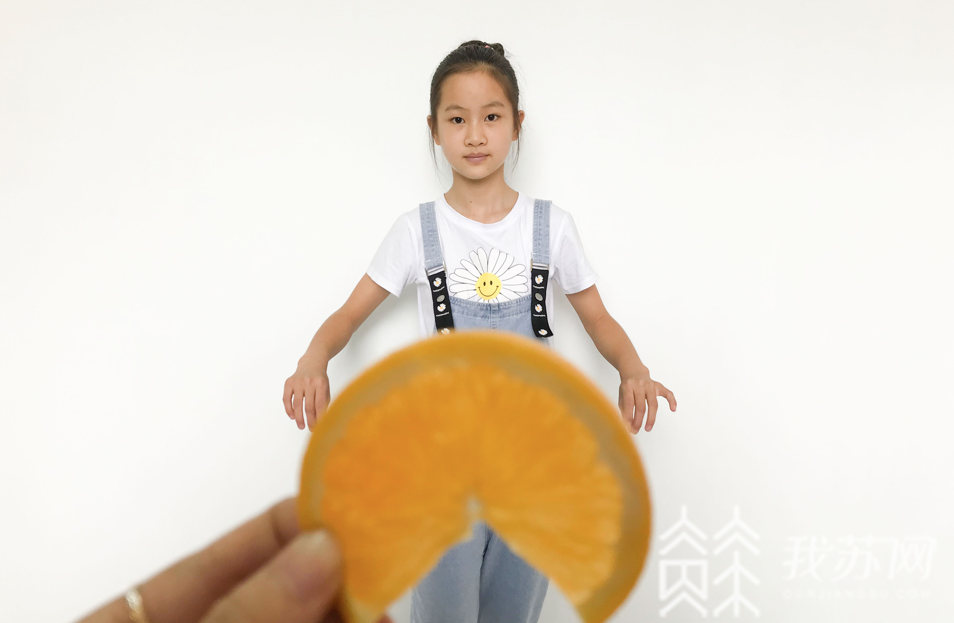 水果■甜蜜蜜的爱！这群大学生为留守儿童拍了一组水果写真