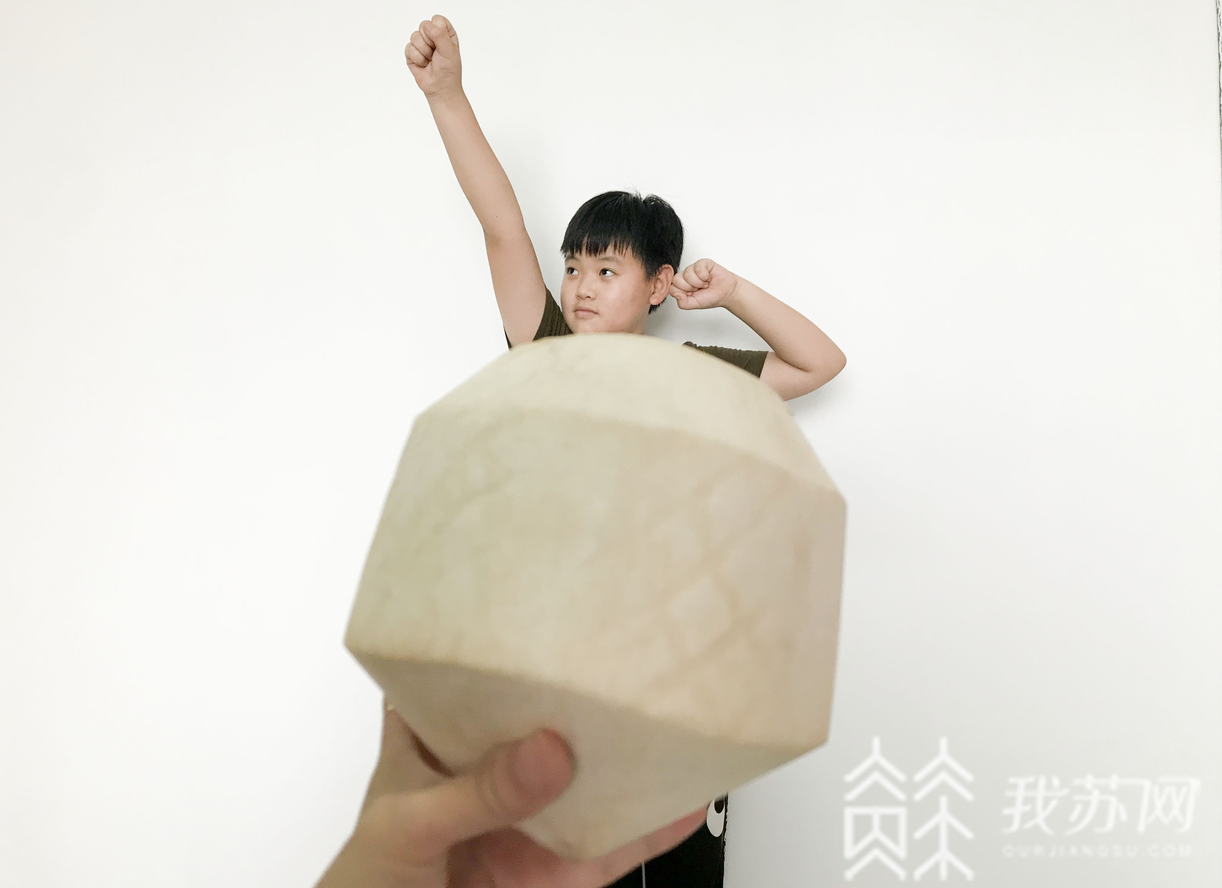 水果■甜蜜蜜的爱！这群大学生为留守儿童拍了一组水果写真
