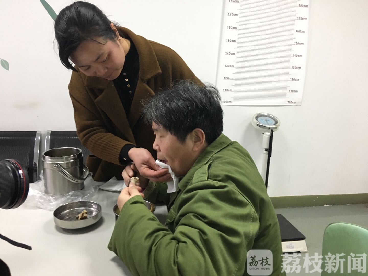 妈妈■“爸爸牺牲10年，妈妈瞒了10年”后续：这个母亲节，小博文别出心裁“宠”妈妈！