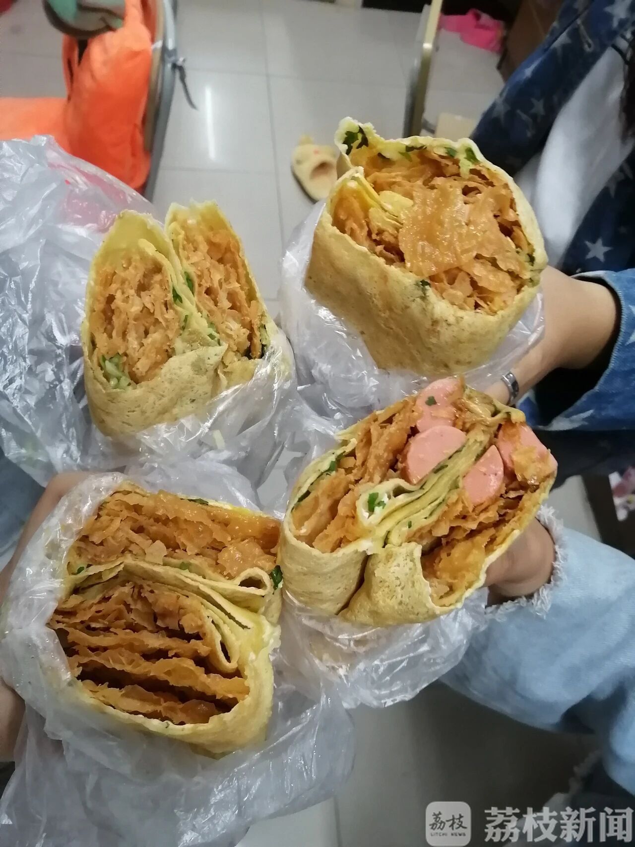 『想念』大学生“灵魂暴走”式想念食堂...... “阿姨，想念你打菜时的手抖”