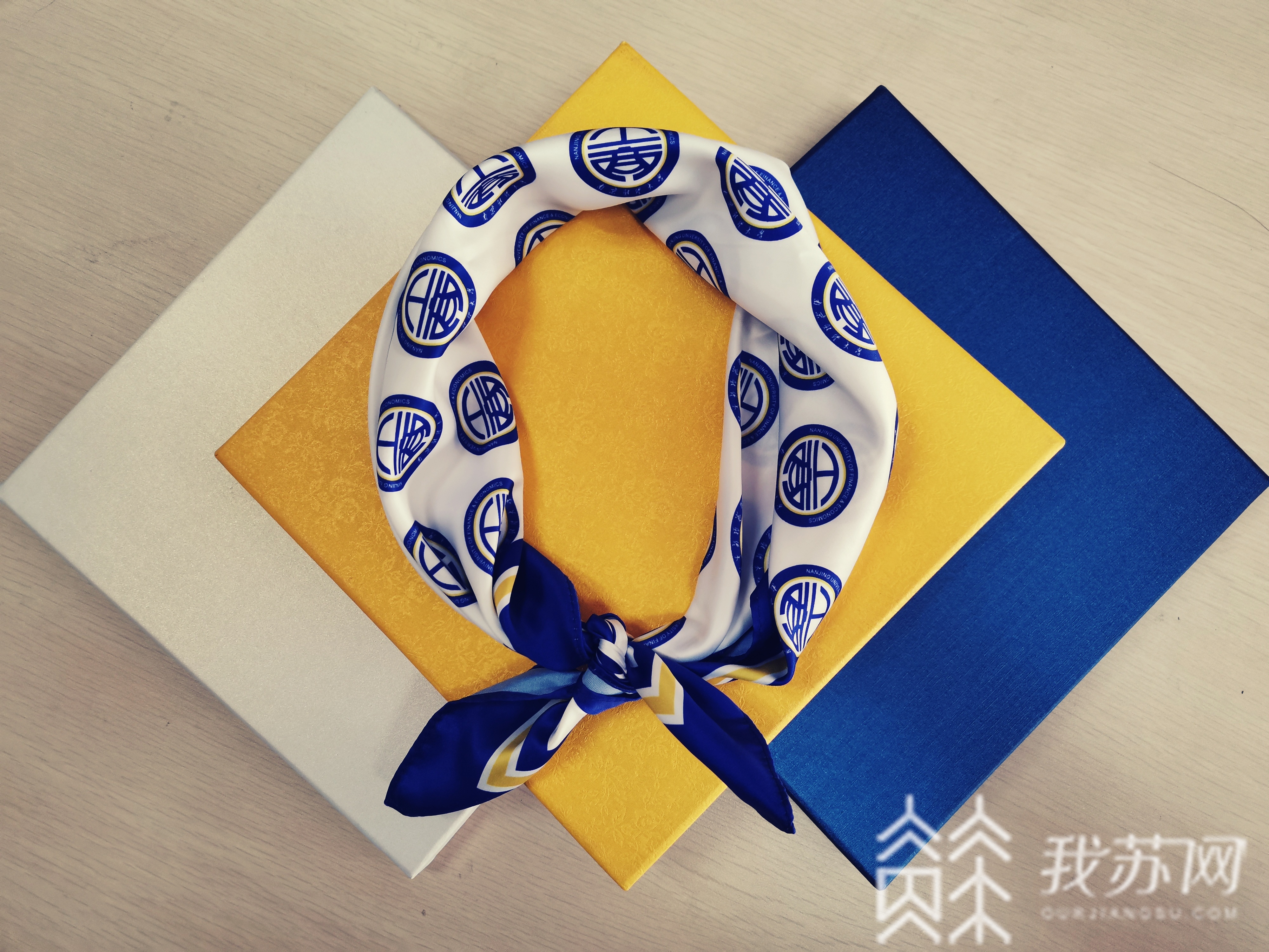 后浪■戴起来真好看！南财大“后浪”披“巾”斩棘，奔赴未来