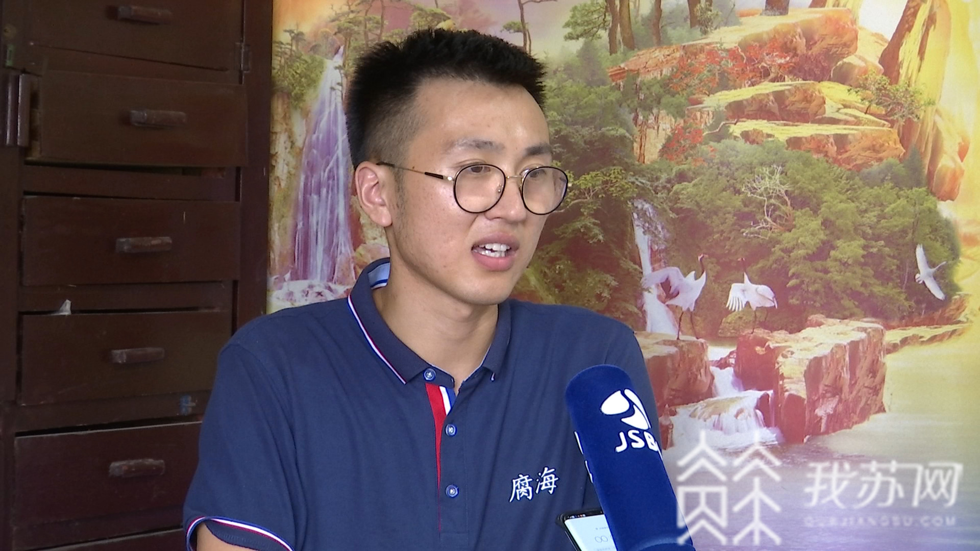 『垃圾』难怪两位小哥哥弃白领工作去养虫！ 这种虫一吨能吃五吨垃圾