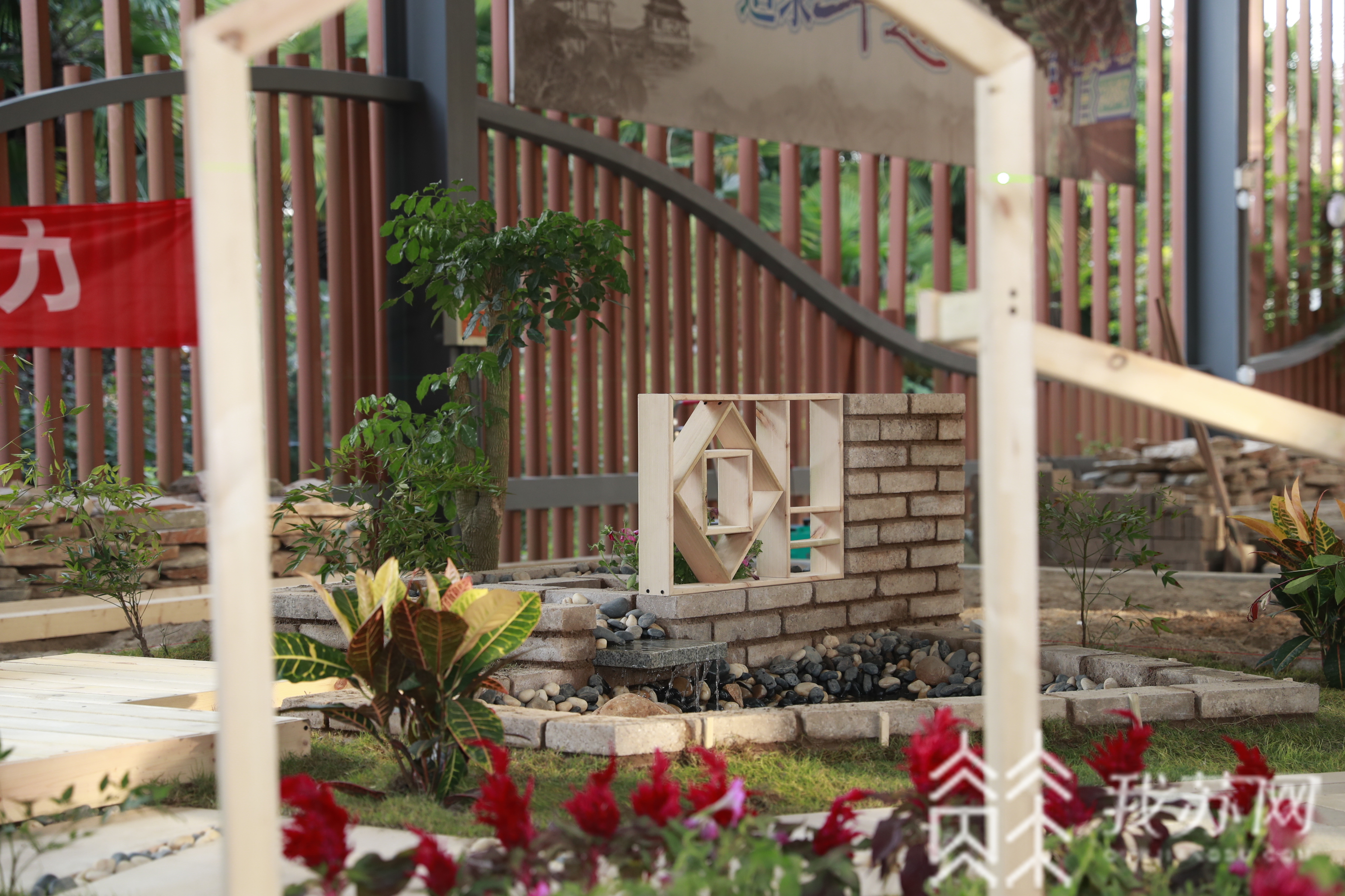 『园林』这群年轻人10.5个小时打造20平米园林 误差控制在毫米之内