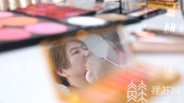 超有范！这所学校后勤阿姨的写真照惊艳了时光惊艳写真照