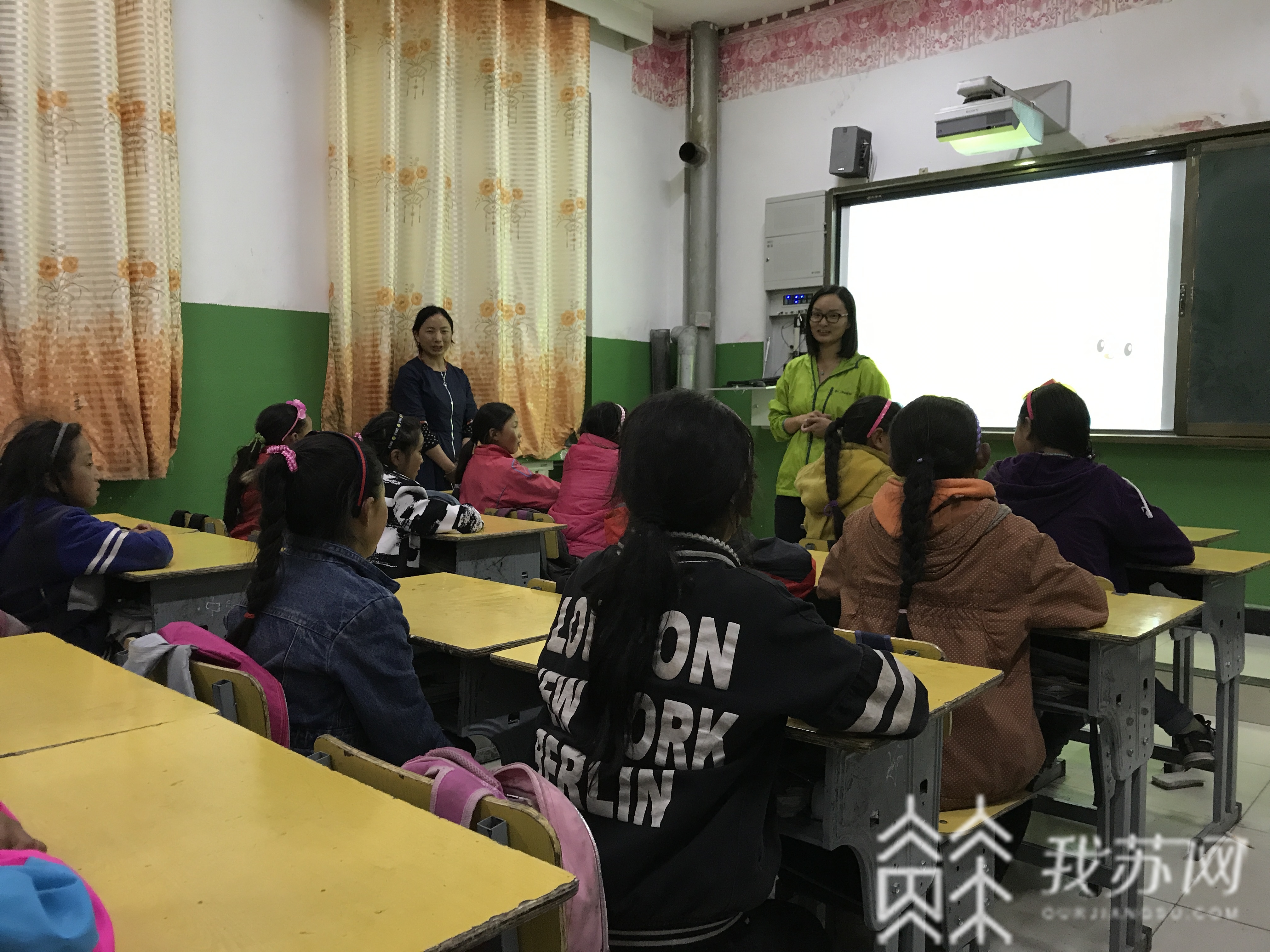 「老师」用爱和善良诠释教育真谛 “闪亮的老师”尤苑：支教十年