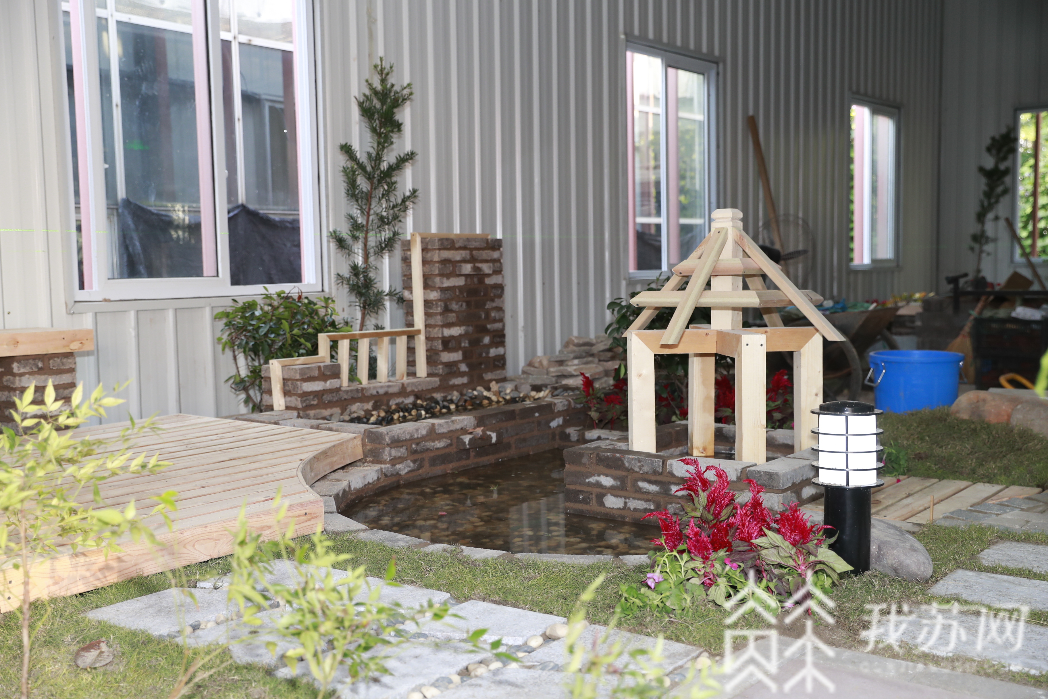 『园林』这群年轻人10.5个小时打造20平米园林 误差控制在毫米之内