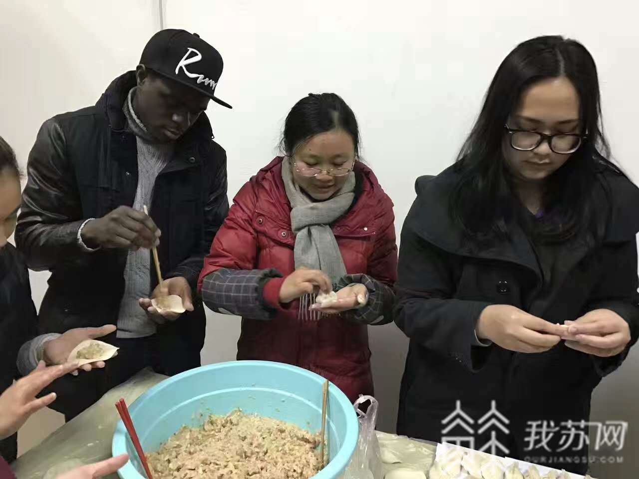 姐姐：曾梦想做一名老师 深藏不露的宿管姐姐：工作中练就流利口语