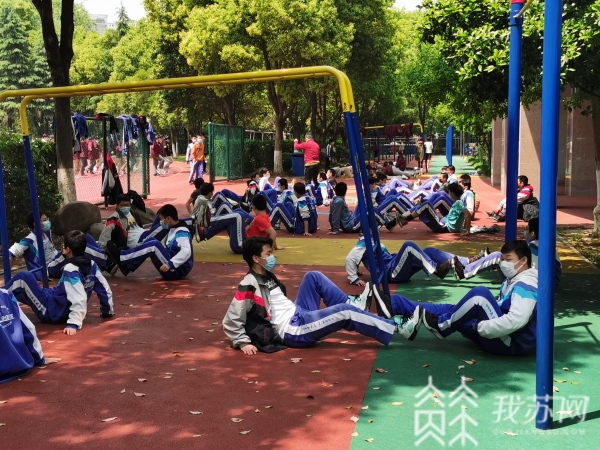 半岛·体育中国官方网站平台登陆每天一节体育课 学校体育教学揭开新篇章2020江苏(图1)