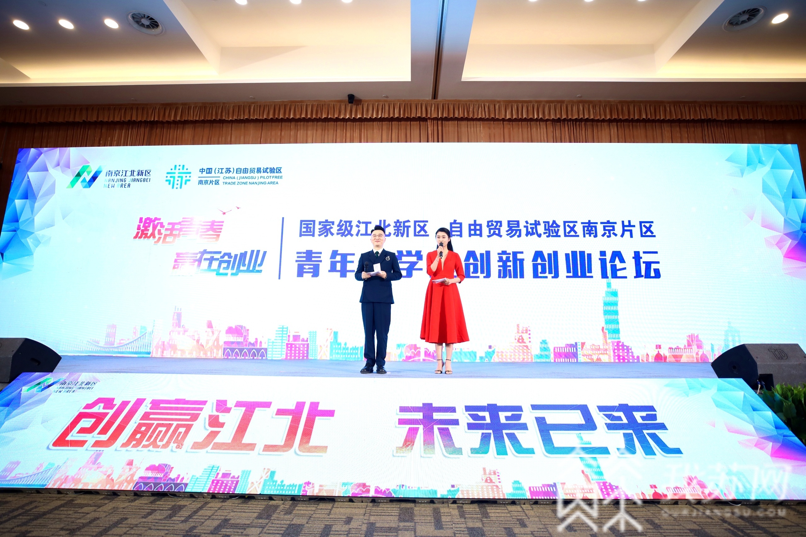 大学生■年节油20万吨、“缝补”道路新材料……大学生优秀创业项目集结南京