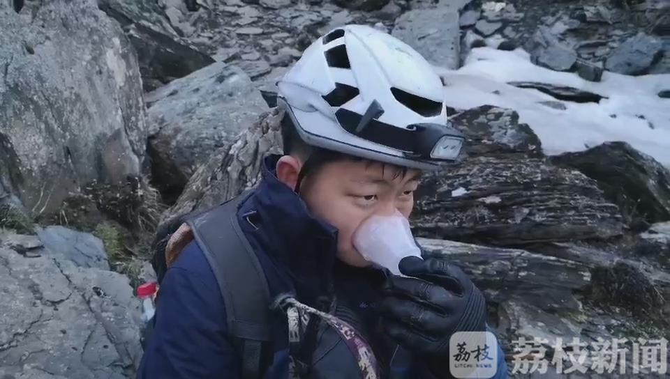 人生：“鹰爸”陪儿女爬过人生第一座大山 父爱如山