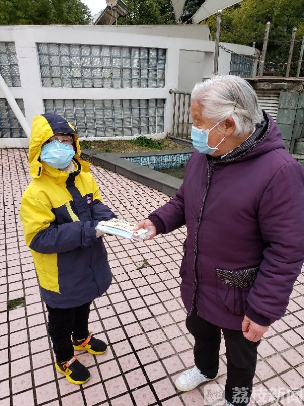 苏汉两地书|@扬州育才小学一（9）班的同学，香囊收到