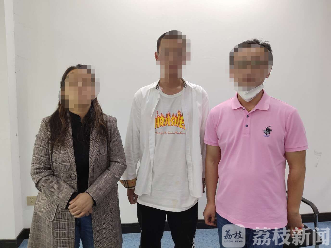 高速■三少年“一言不合”竟怒上高速