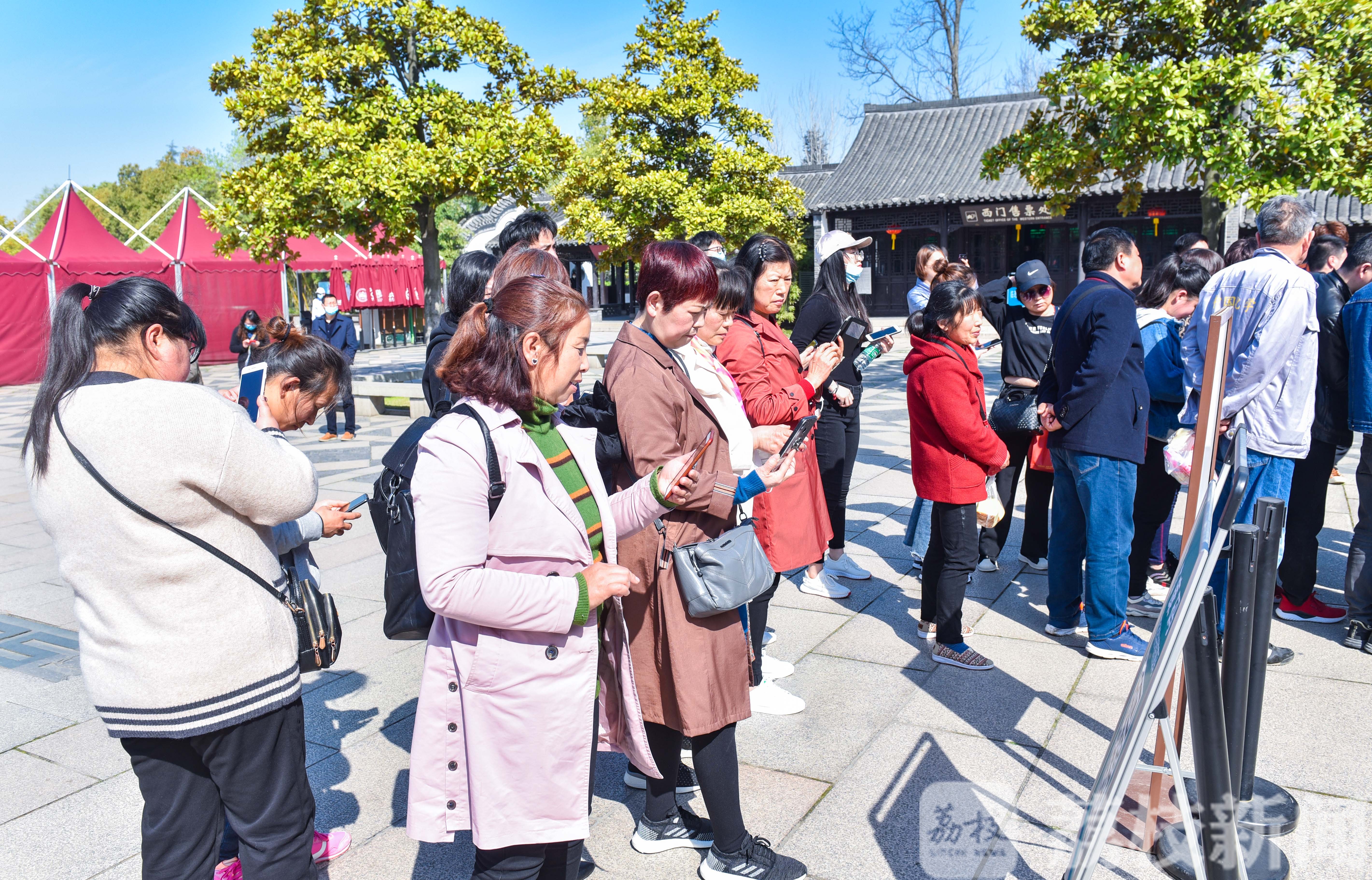 「扬州」 市委书记当导游 扬州迎来首个旅行团