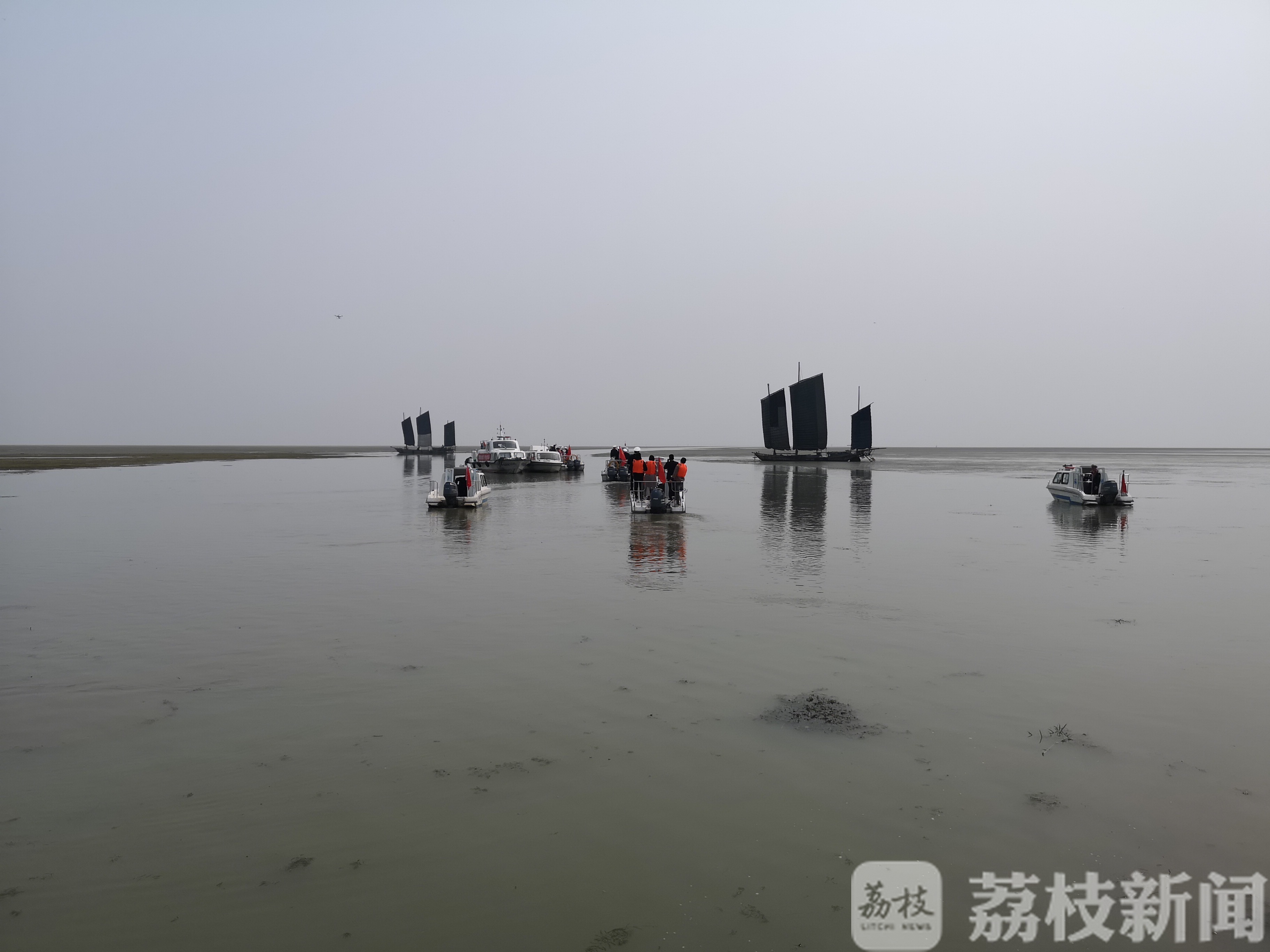 放流■未来54天内放流数量将达1.14亿 “云放流”!1万多尾(只)鱼蟹苗种回归高宝湖