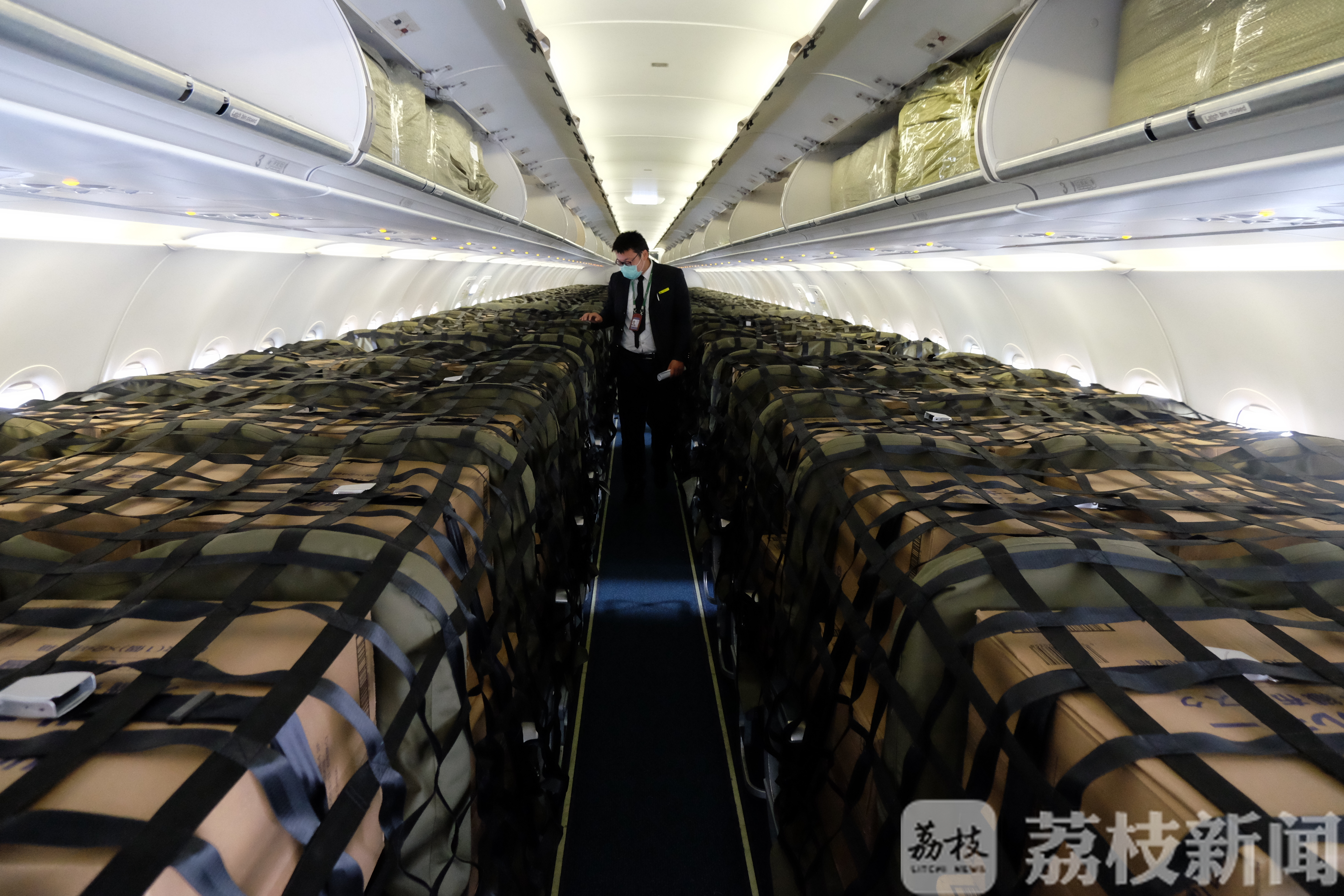 机场■扬泰机场恢复国际航班，第一架航班今直飞日本，满载的是……