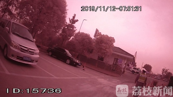 涉嫌酒驾男子坚称早上没喝酒 原来是……