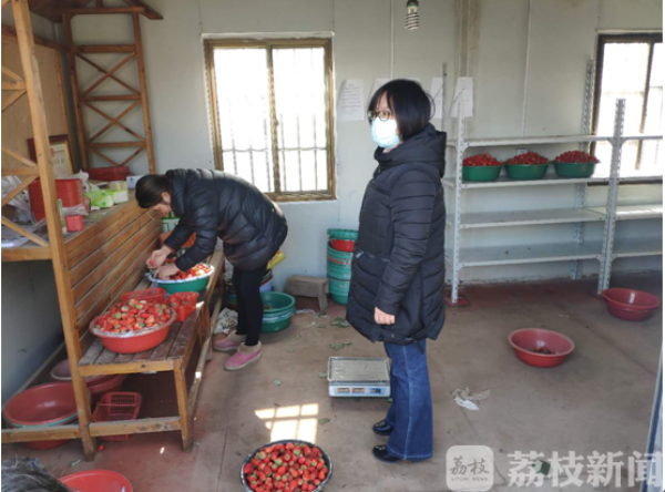 两手抓两手硬|乐做“店小二” ，抗“疫”助农两不误