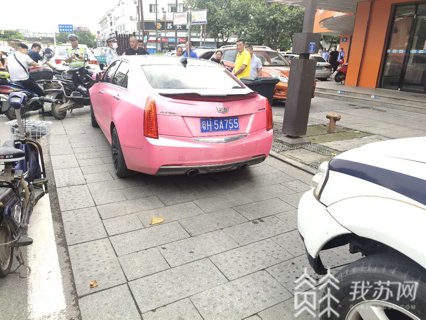 驾驶员■弃车跑了！扬州交警希望肇事驾驶员尽快自首