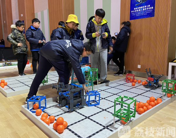 机器人教育哪家强？南京市鼓楼区学校“大比武”