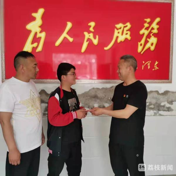 今年以来,灌南县民政局通过开展"争创优质服务窗口 争当优秀服务标兵"