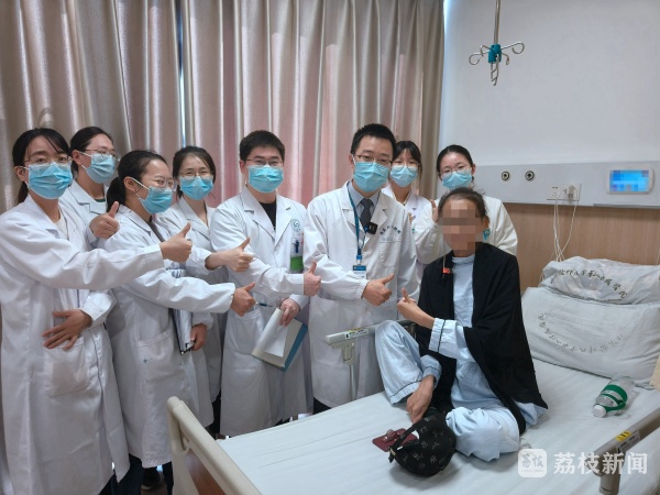 女孩纵容减到50斤 靠粪便搭救性命 医生：假如便秘难以处置确定要就医