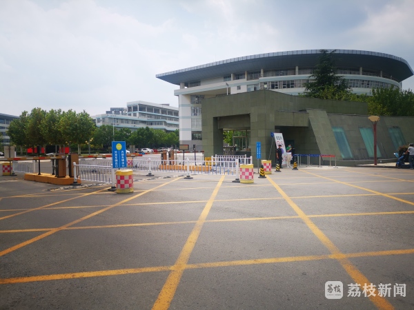 南京仙林大学城各高校将迎错峰开学 "一校一案"安全有