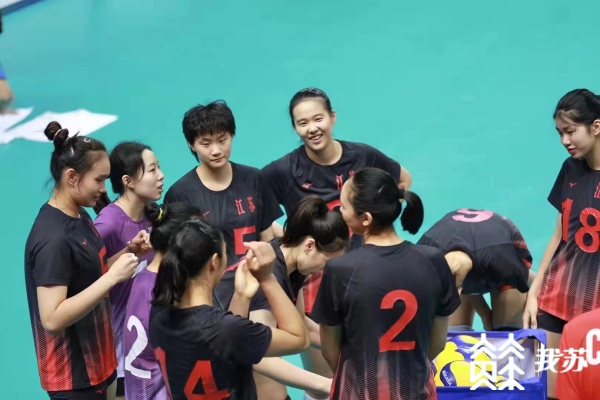 南京理工大学实验小学2016届毕业生何慕,姜玮璇获得十四届全运会排球
