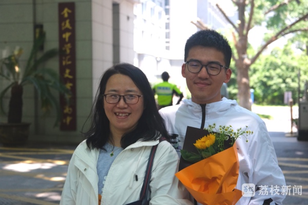 多地高考第三天_面对新生活积极_积极面对生活英语作文