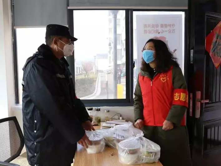 众志成城阻击疫情，镇江志愿者们这样做！