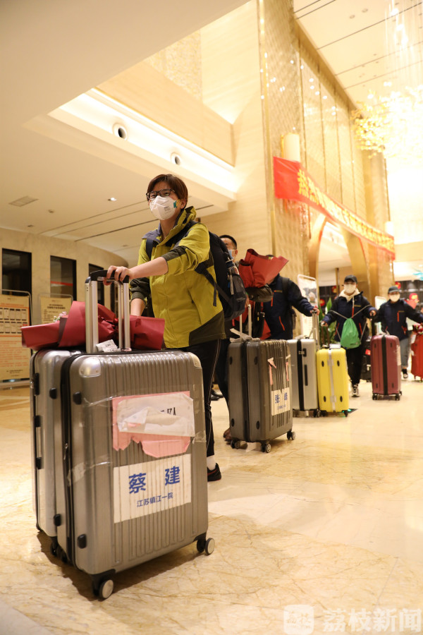 接下来,他们会在定点酒店按要求隔离14天,也利用这段时间好好休整一下