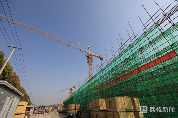 "并联容缺"实现拿地即开工统筹服务实现无缝对接,在协议签订过程中