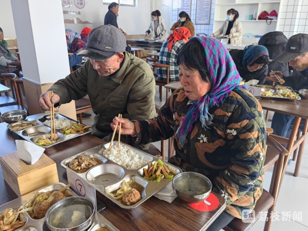 村里开起了幸福大食堂养老服务最后一公里更加畅通