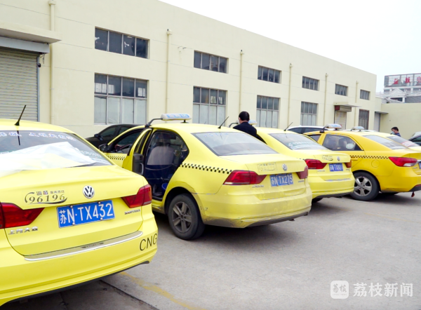 宿迁770辆出租车安装防护膜隔离司乘更安全