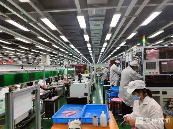 鹏鼎控股董事长特别助理杨堤光说,这将推动淮安电子信息产业向中高端