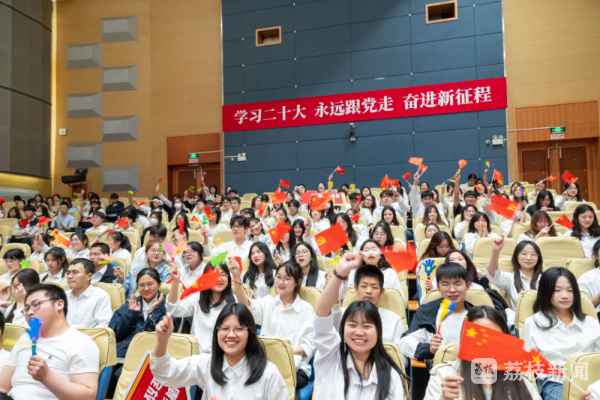 踔厉奋发,科创报国的江苏省最美职校生标兵彭颂喆,三位优秀学生代表