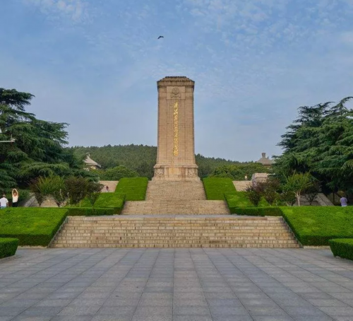 徐州&middot;淮海战役烈士纪念塔